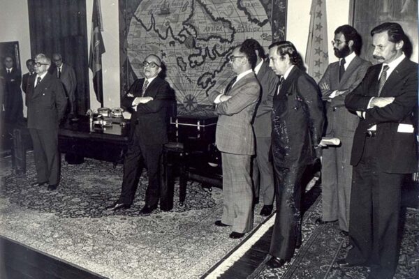 Experiência como diplomata Com embaixadores, em solenidade no gabinete do Ministro Antonio Francisco Azeredo da Silveira